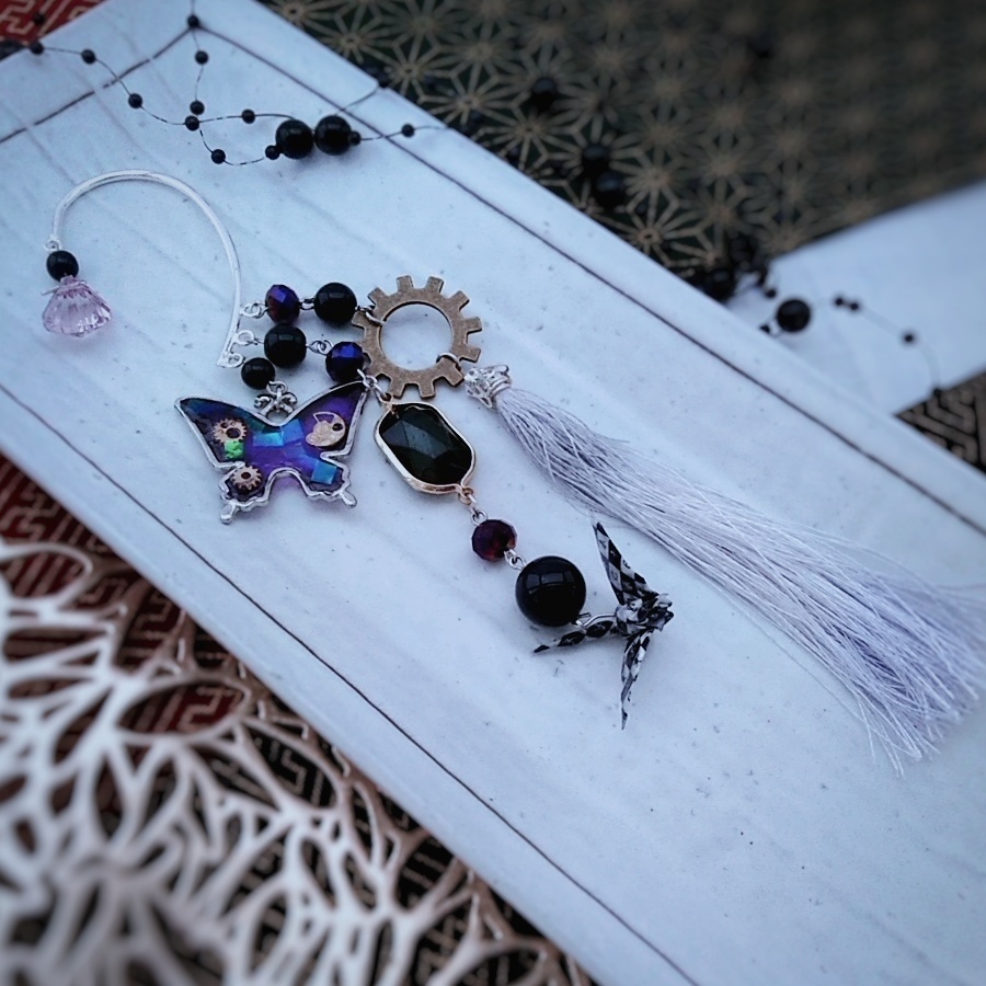 干支 市松模様 レジン蝶々と歯車イヤーフック 和風 個性 スチームパンク パープル タッセル 325