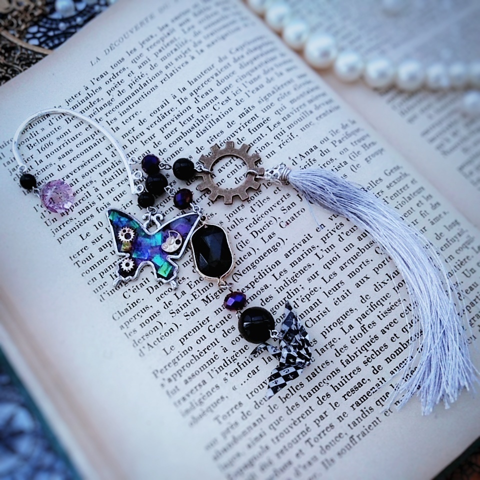 干支 市松模様 レジン蝶々と歯車イヤーフック 和風 個性 スチームパンク パープル タッセル 325