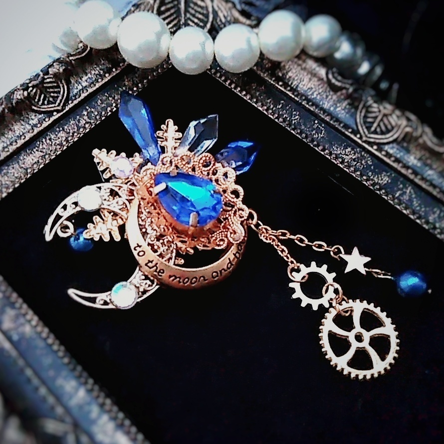 ブルー 月と鉱石の古の氷の結晶ブローチ 歯車 上級魔法 ハイウィザード 350 くらつや Booth