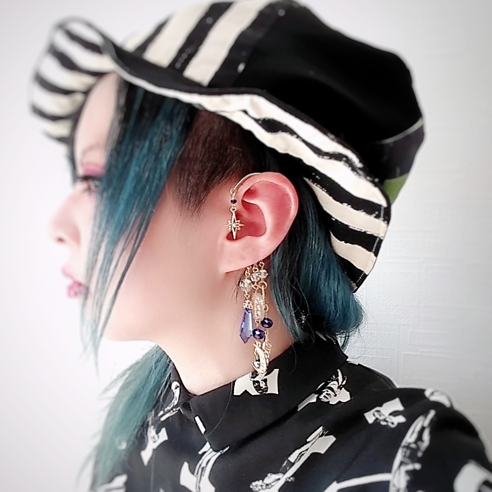 蝶々と月のイヤーフック ブルー 中級魔法 ウィザード専用 水属性 魔法石 魔法陣 355