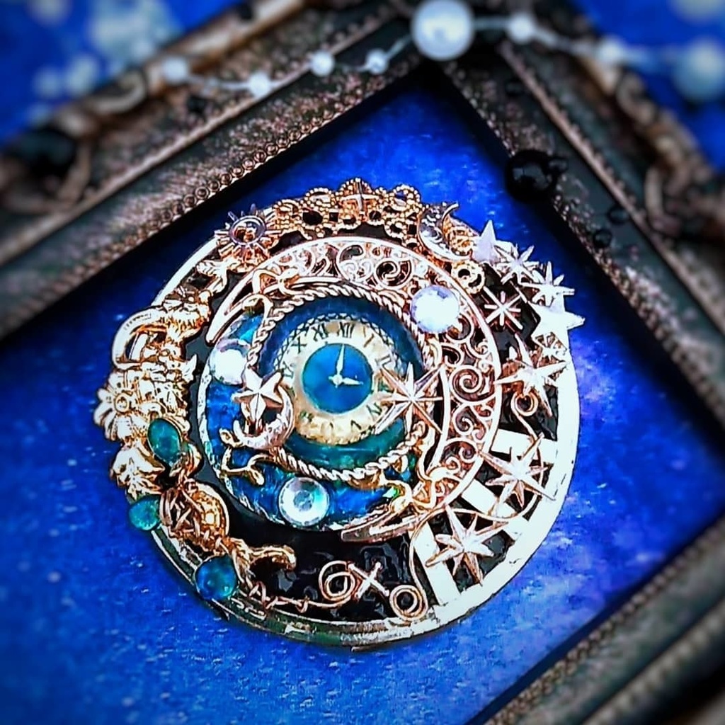 月が導く時計仕掛けの魔法のコンパクト 展示品 くらつや Booth