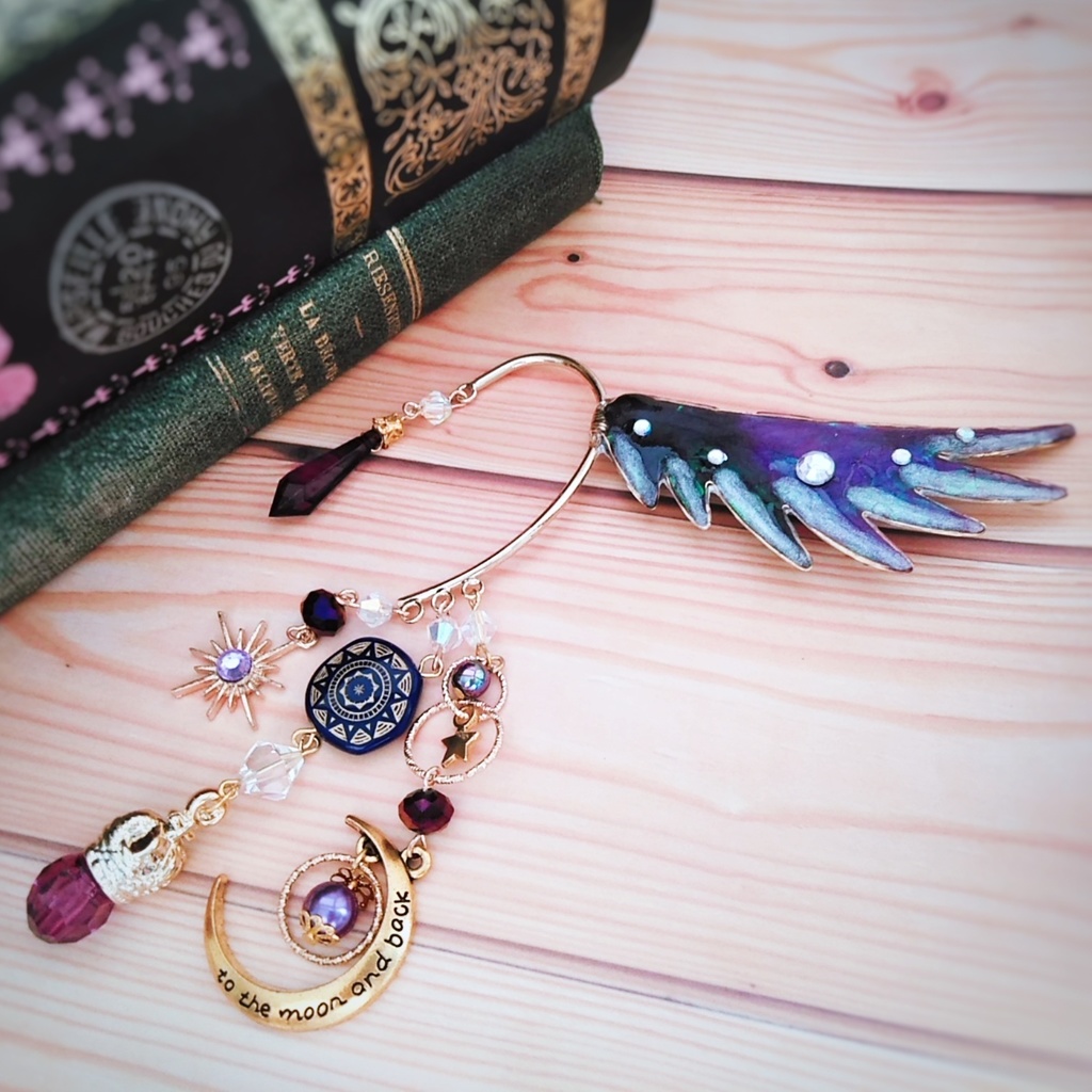 羽根のイヤーフック パープル ブラック レジン 精霊魔法 闇属性 両耳対応 424