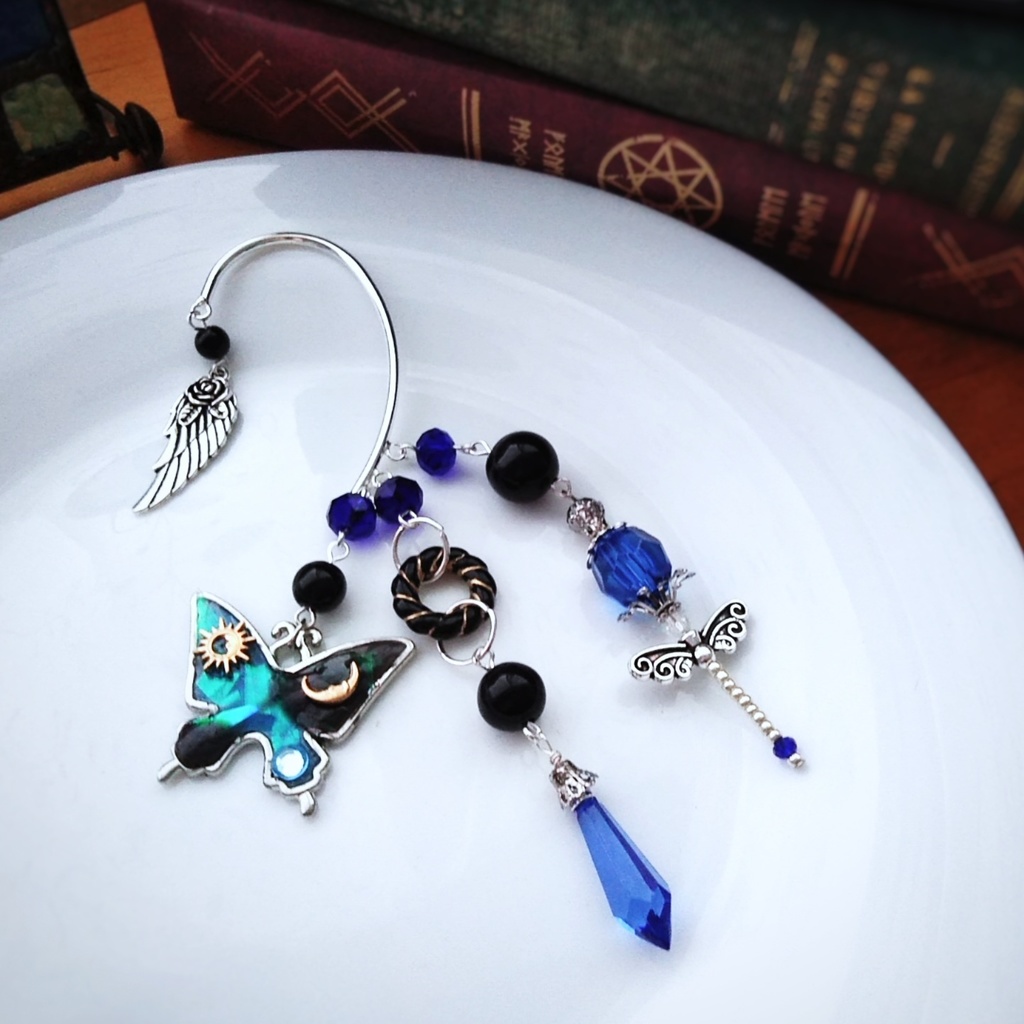 蝶々と魔法の杖のイヤーフック 鉱石つき ブルー ブラック 上級魔法 ハイウィザード専用 水属性 レジン 個性 461 くらつや Booth 蝶々と魔法の杖のイヤーフック 鉱石つき ブルー ブラック 上級魔法 ハイウィザード専用 水属性 レジン 個性 461 くらつや Booth