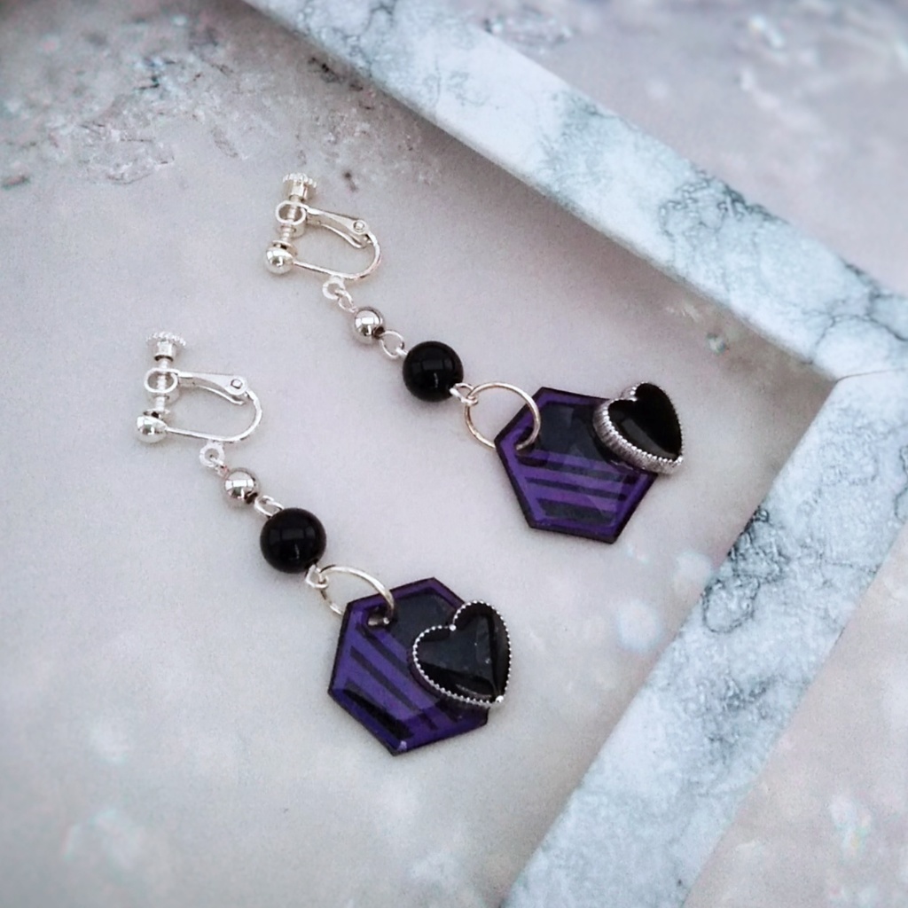 六角形ストラップ柄 ハートイヤリング サブカル 地雷系 プラバン レジン メンヘラ パープル 491