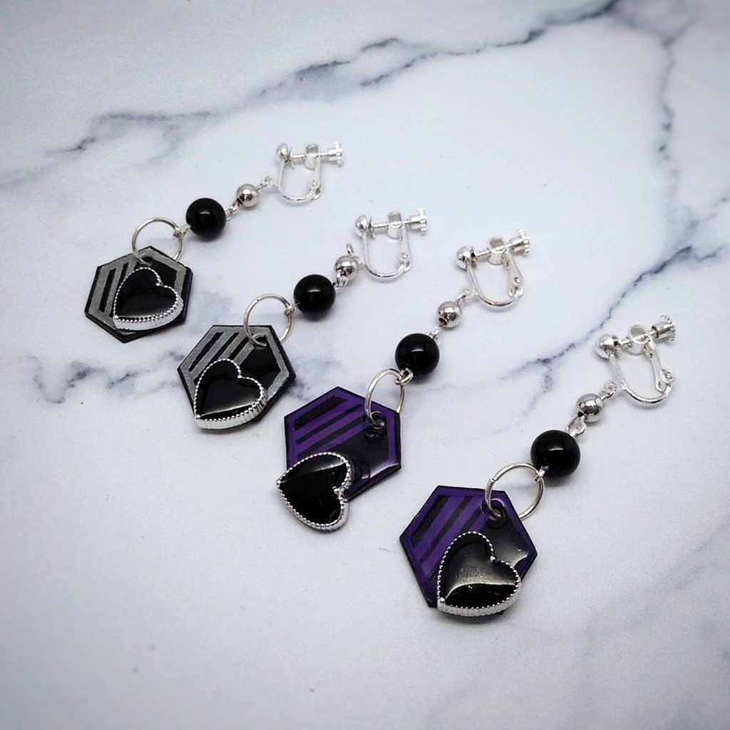 六角形ストラップ柄 ハートイヤリング サブカル 地雷系 プラバン レジン メンヘラ シルバー 492