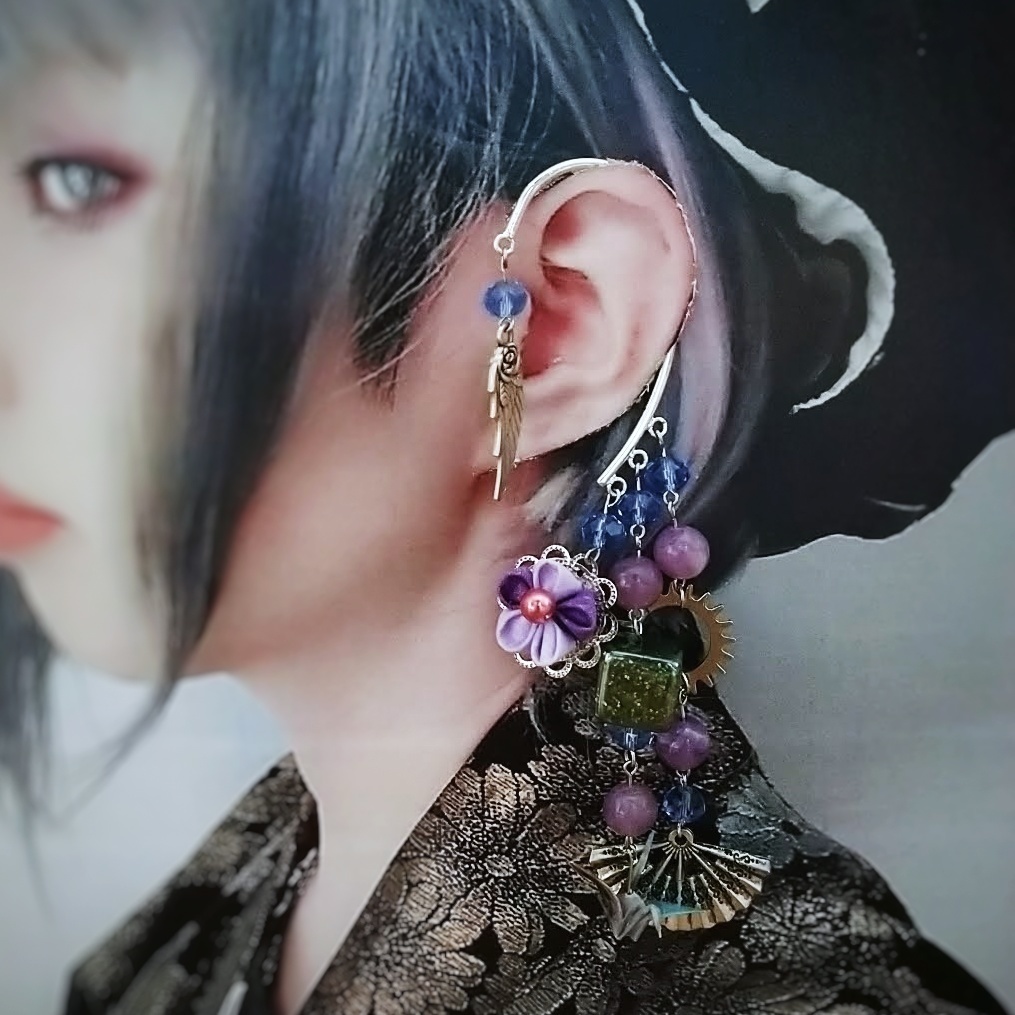 つまみ細工と歯車のイヤーフック 和風 折り鶴 扇子 キューブ パープル 520