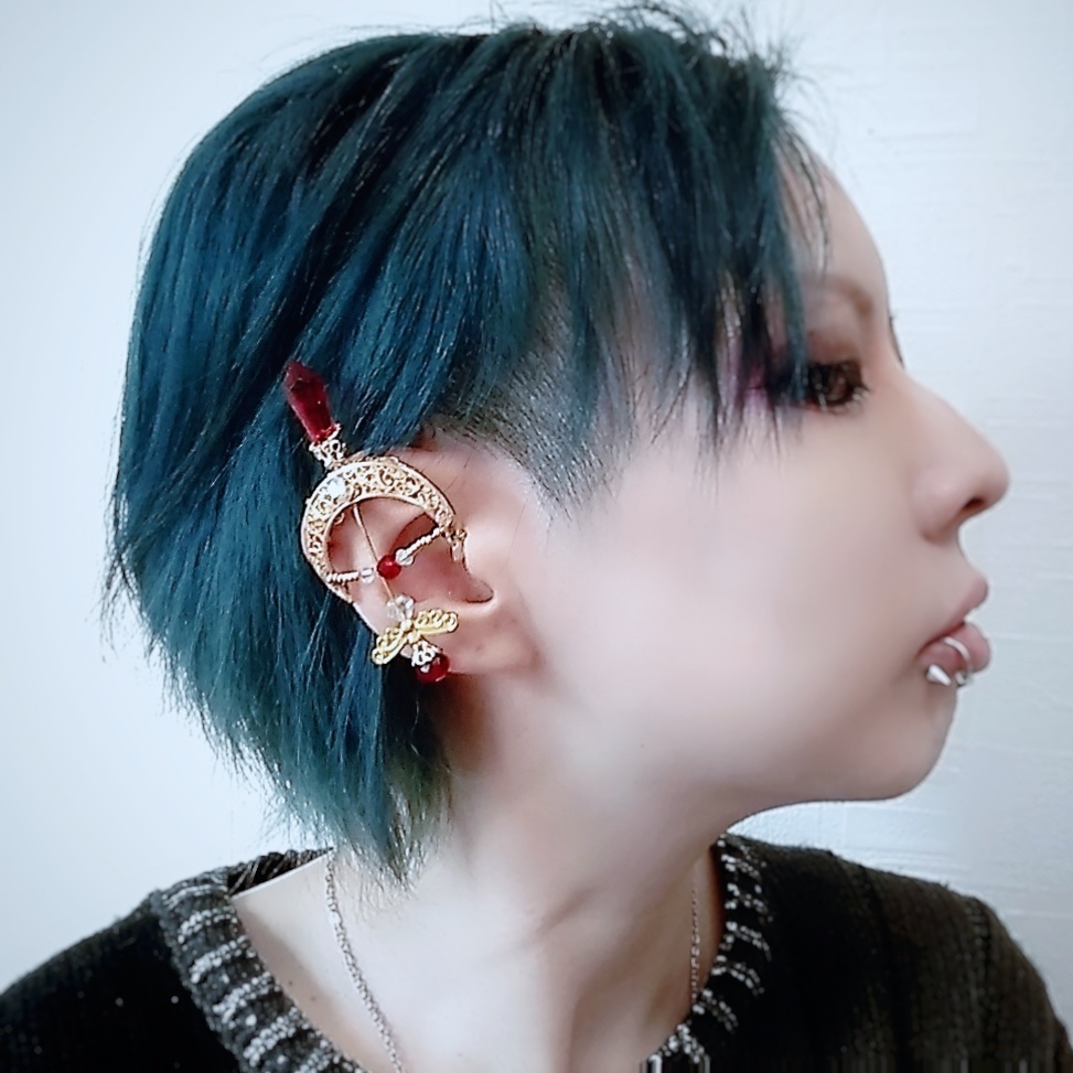 ファイヤーアロー イヤーカフ レッド×ゴールド 上下左右装備可能 中級魔法 ウィザード専用 火属性 531