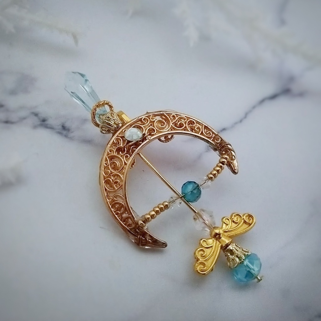 フリーズアロー イヤーカフ スカイブルー×ゴールド 上下左右装備可能 中級魔法 ウィザード専用 氷属性 532