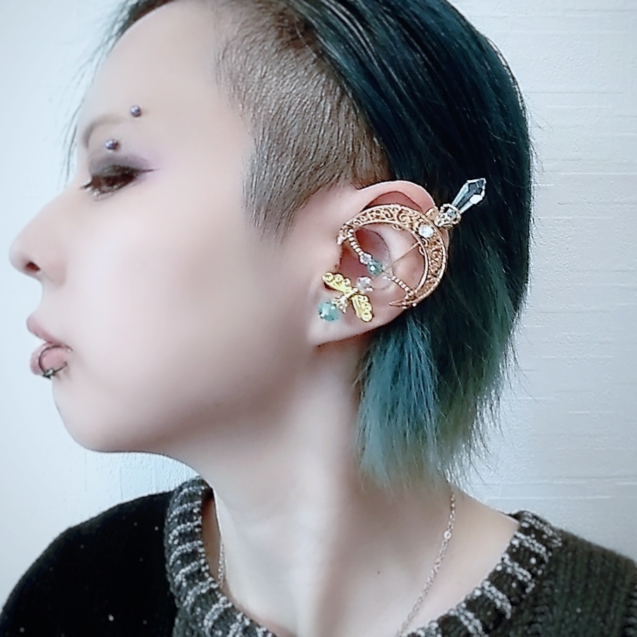 フリーズアロー イヤーカフ スカイブルー×ゴールド 上下左右装備可能 中級魔法 ウィザード専用 氷属性 532