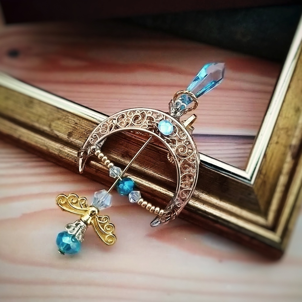 フリーズアロー イヤーカフ スカイブルー×ゴールド 上下左右装備可能 中級魔法 ウィザード専用 氷属性 532