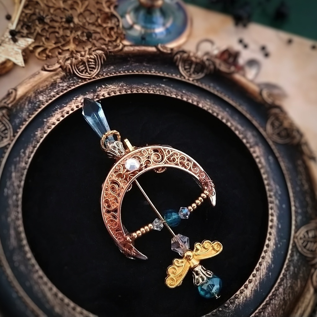 フリーズアロー イヤーカフ スカイブルー×ゴールド 上下左右装備可能 中級魔法 ウィザード専用 氷属性 532