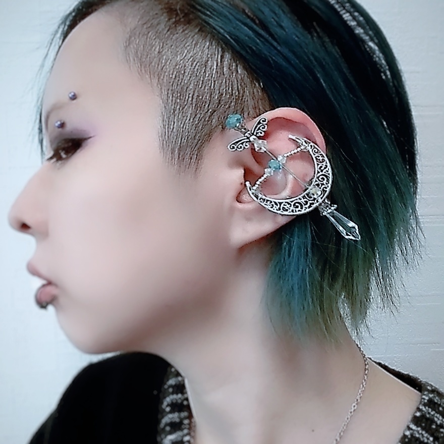 フリーズアロー イヤーカフ スカイブルー×シルバー 上下左右装備可能 中級魔法 ウィザード専用 氷属性 536