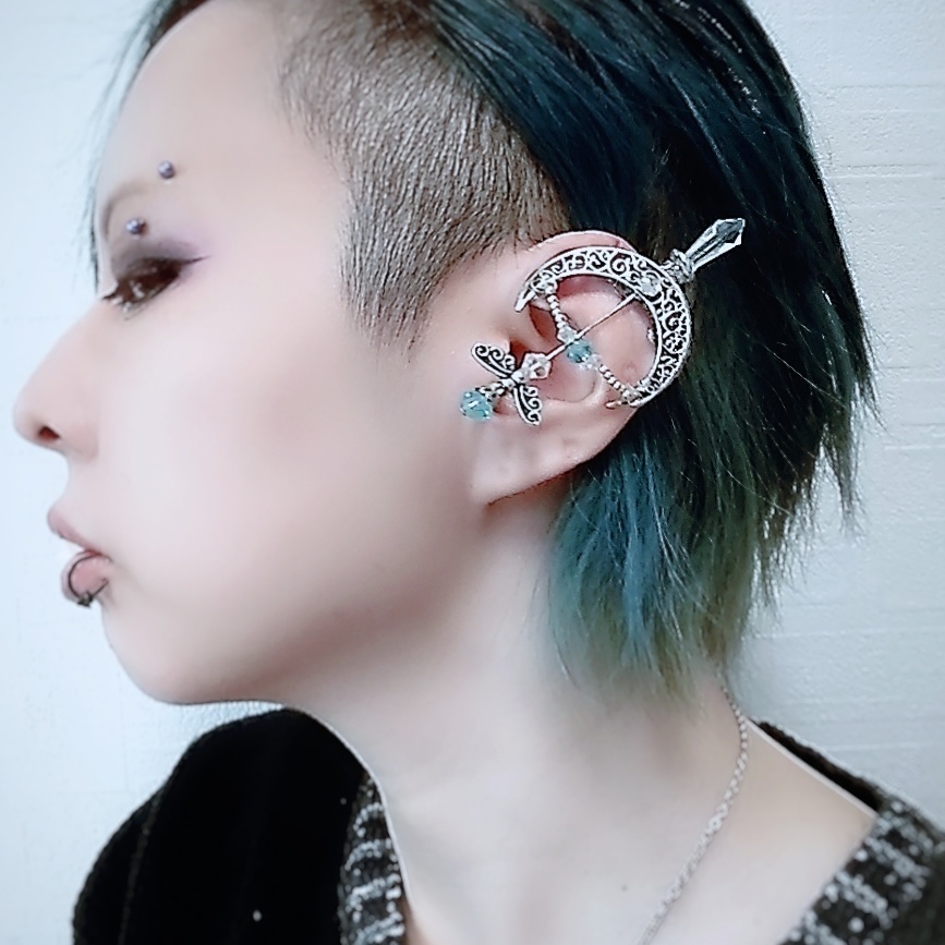 フリーズアロー イヤーカフ スカイブルー×シルバー 上下左右装備可能 中級魔法 ウィザード専用 氷属性 536