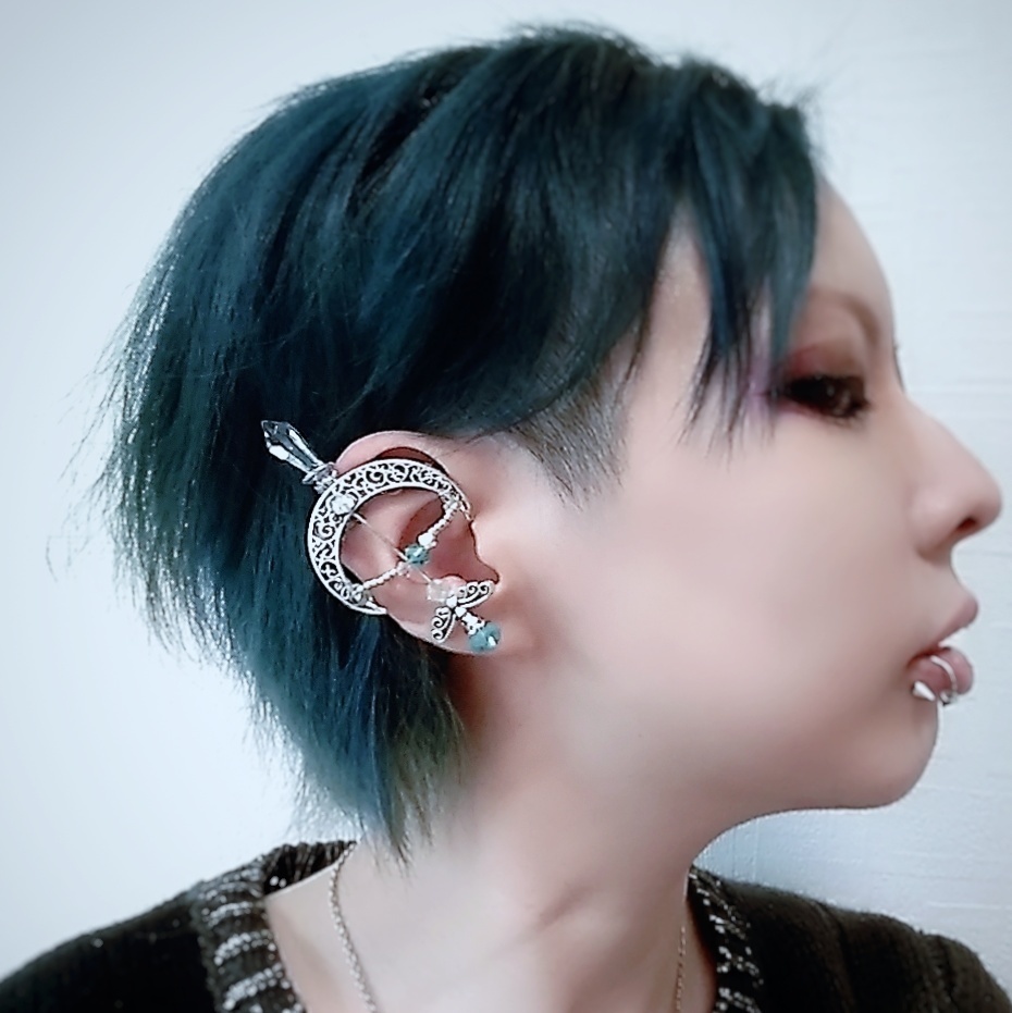 フリーズアロー イヤーカフ スカイブルー×シルバー 上下左右装備可能 中級魔法 ウィザード専用 氷属性 536