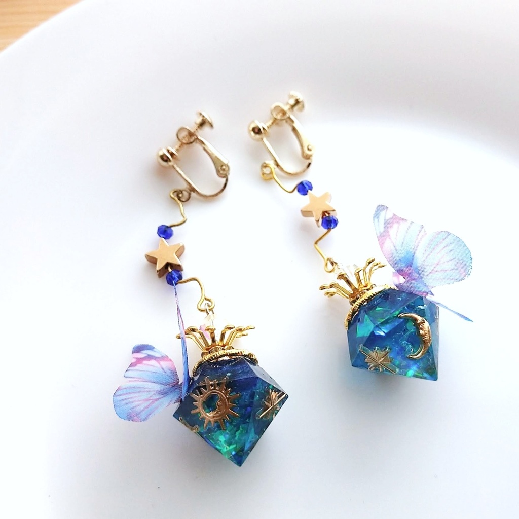 ソラからの贈り物イヤリング Mサイズ ブルー 上級魔法 ハイウィザード専用 水属性 レジン 魔法石 552