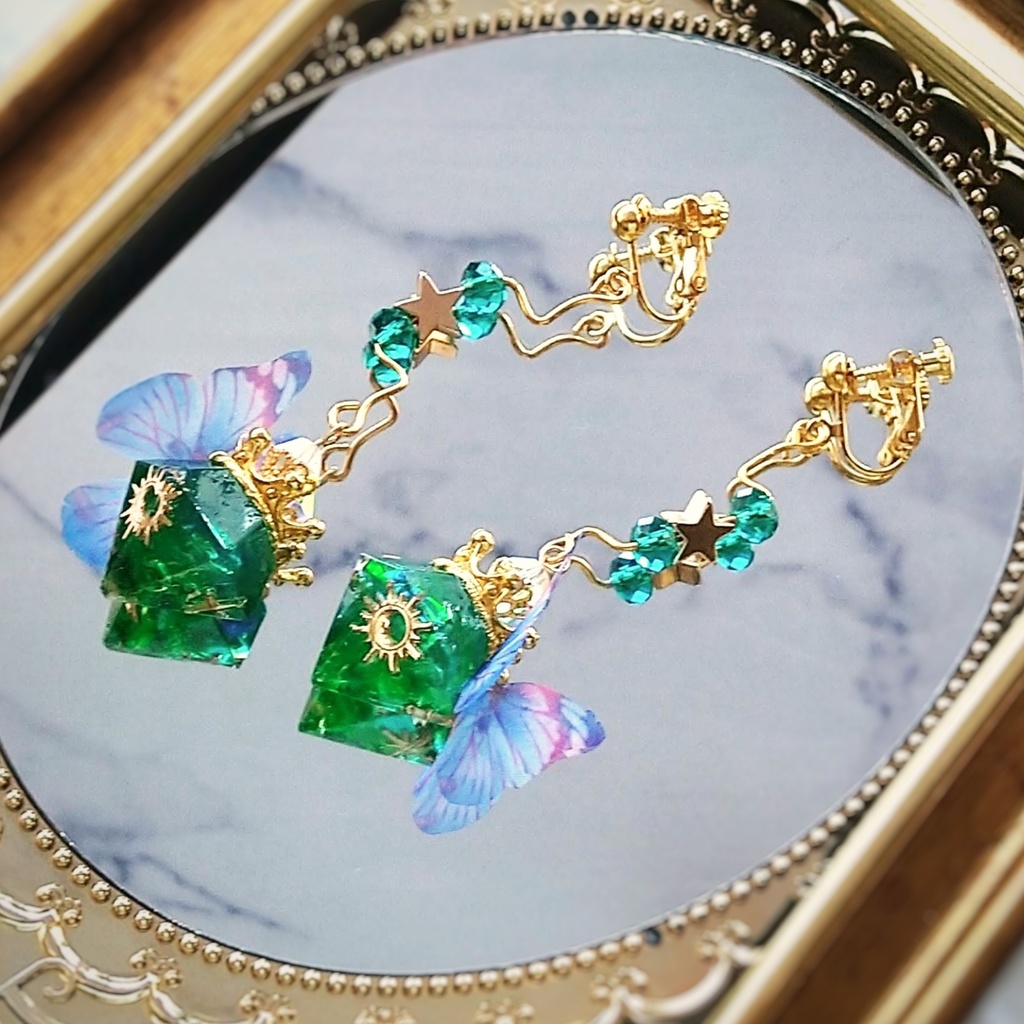 ソラからの贈り物イヤリング　Mサイズ　グリーン　上級魔法　ハイウィザード専用　風属性　　レジン　魔法石　554