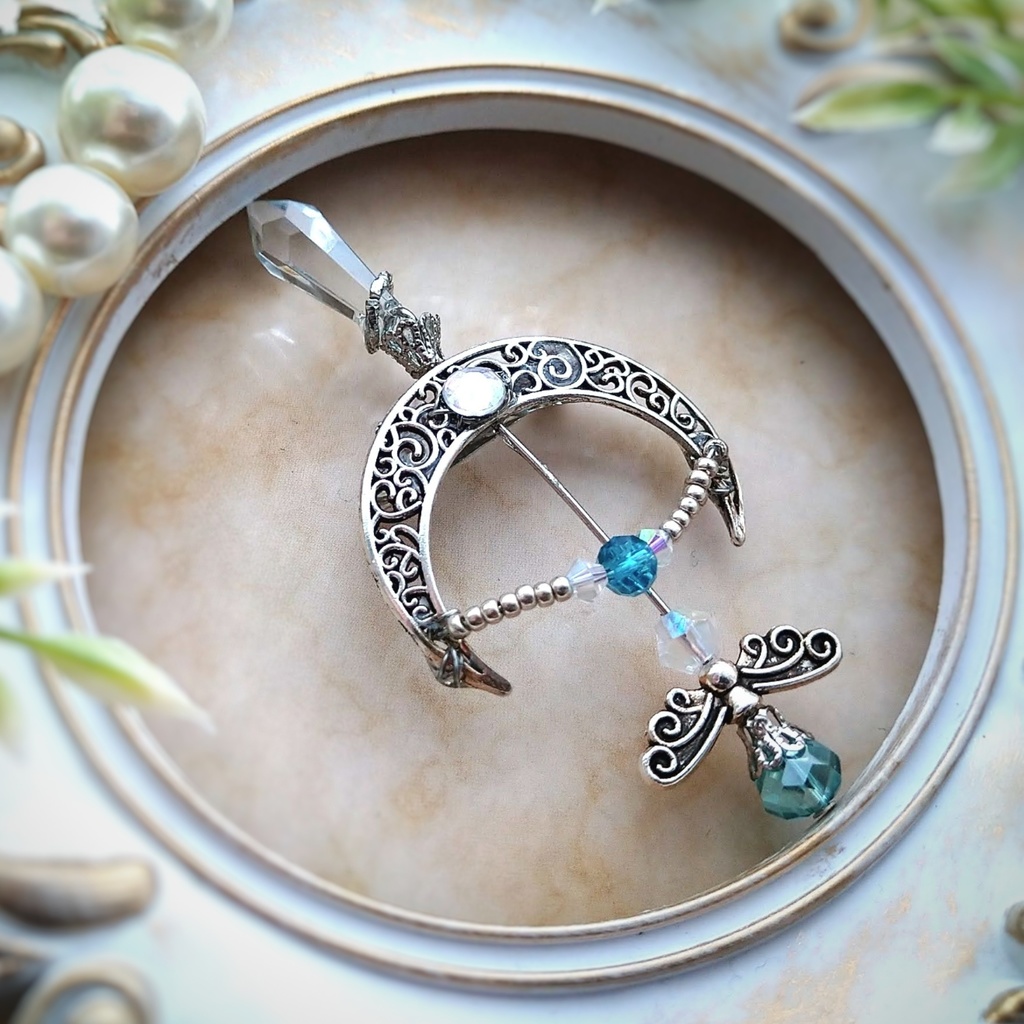 フリーズアロー ブローチ スカイブルー×シルバー 中級魔法 ウィザード専用 氷属性 弓矢 個性 563