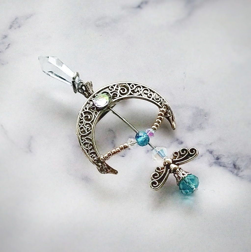 フリーズアロー ブローチ スカイブルー×シルバー 中級魔法 ウィザード専用 氷属性 弓矢 個性 563