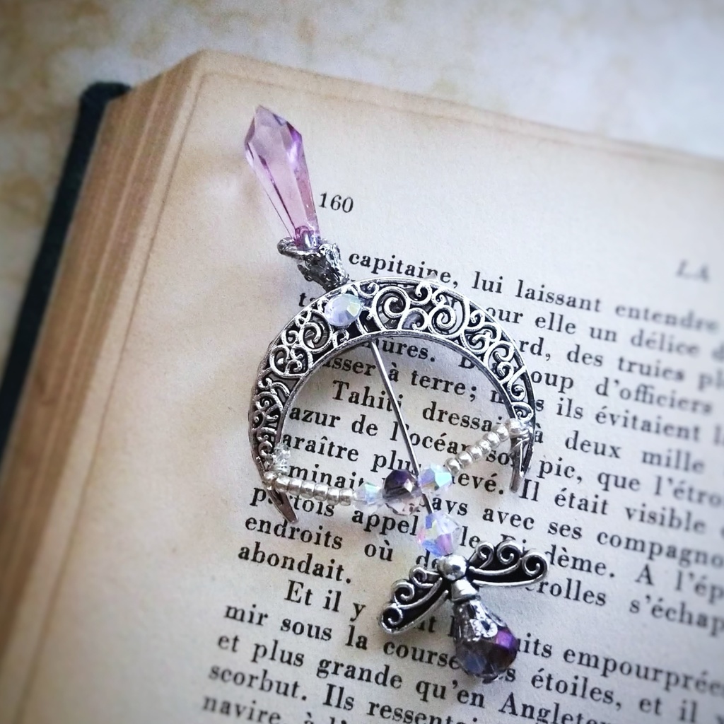 ダークアロー(軽度) ブローチ ライトパープル×シルバー 中級魔法 ウィザード専用 闇属性(軽度) 弓矢 個性 618