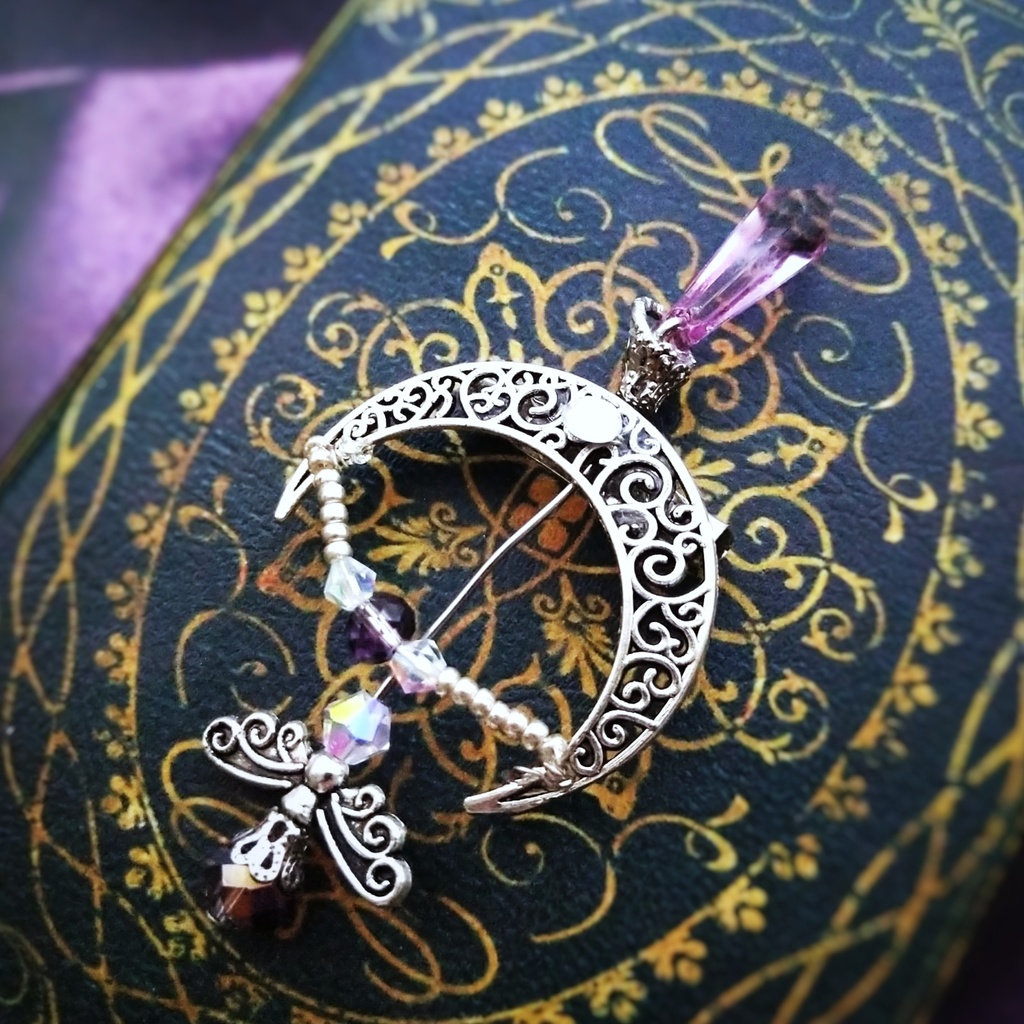 ダークアロー(軽度) ブローチ ライトパープル×シルバー 中級魔法 ウィザード専用 闇属性(軽度) 弓矢 個性 618