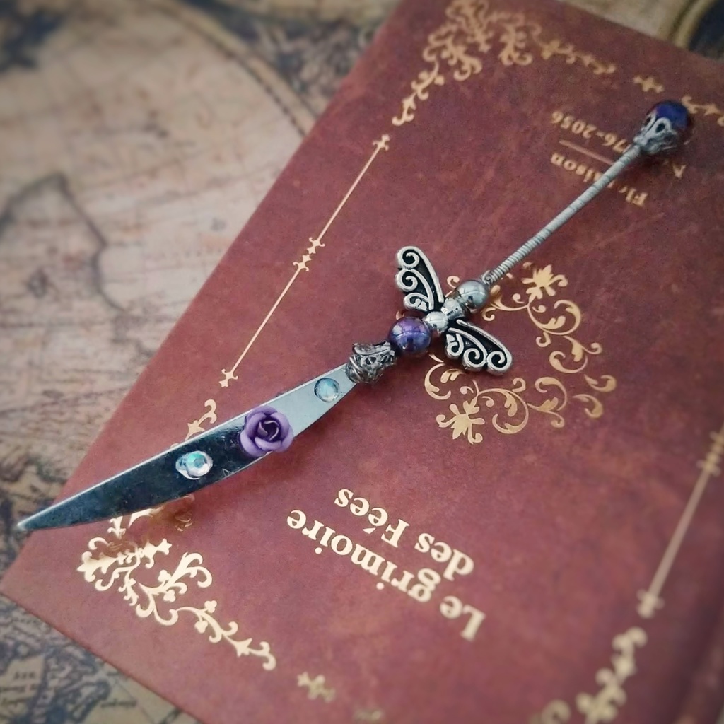 紫薔薇のつるぎブローチ パープル 中級魔法 ウィザード専用 闇属性 剣 625