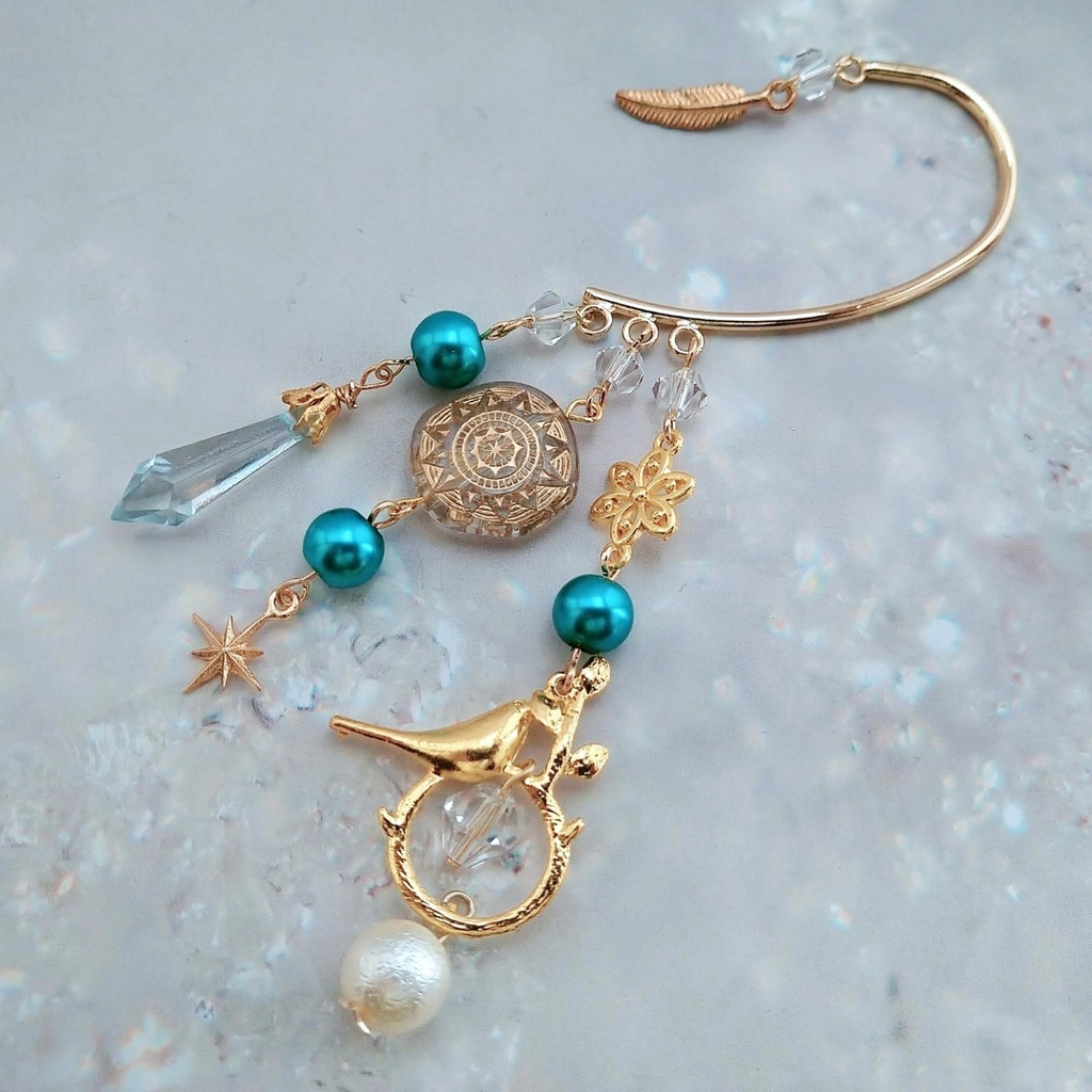 氷鳥の囁きイヤーフック スカイブルー 中級魔法 ウィザード専用 氷属性 魔法石 鳥 パール 魔法陣 629