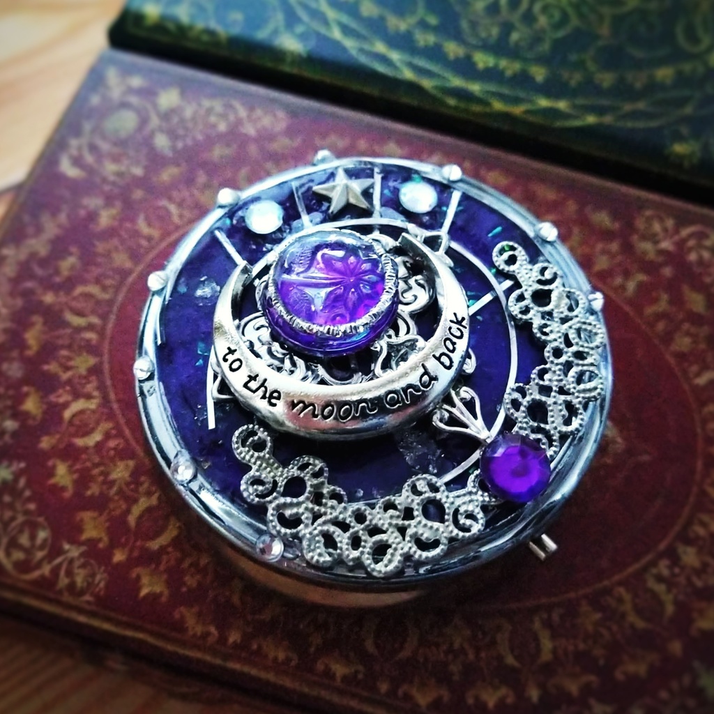 サテライトコンパクト パープル 闇属性 ピルケース 魔法 コンパクト レジン 個性 月 星 636