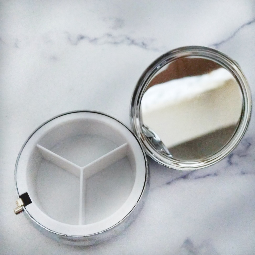 サテライトコンパクト パープル 闇属性 ピルケース 魔法 コンパクト レジン 個性 月 星 636