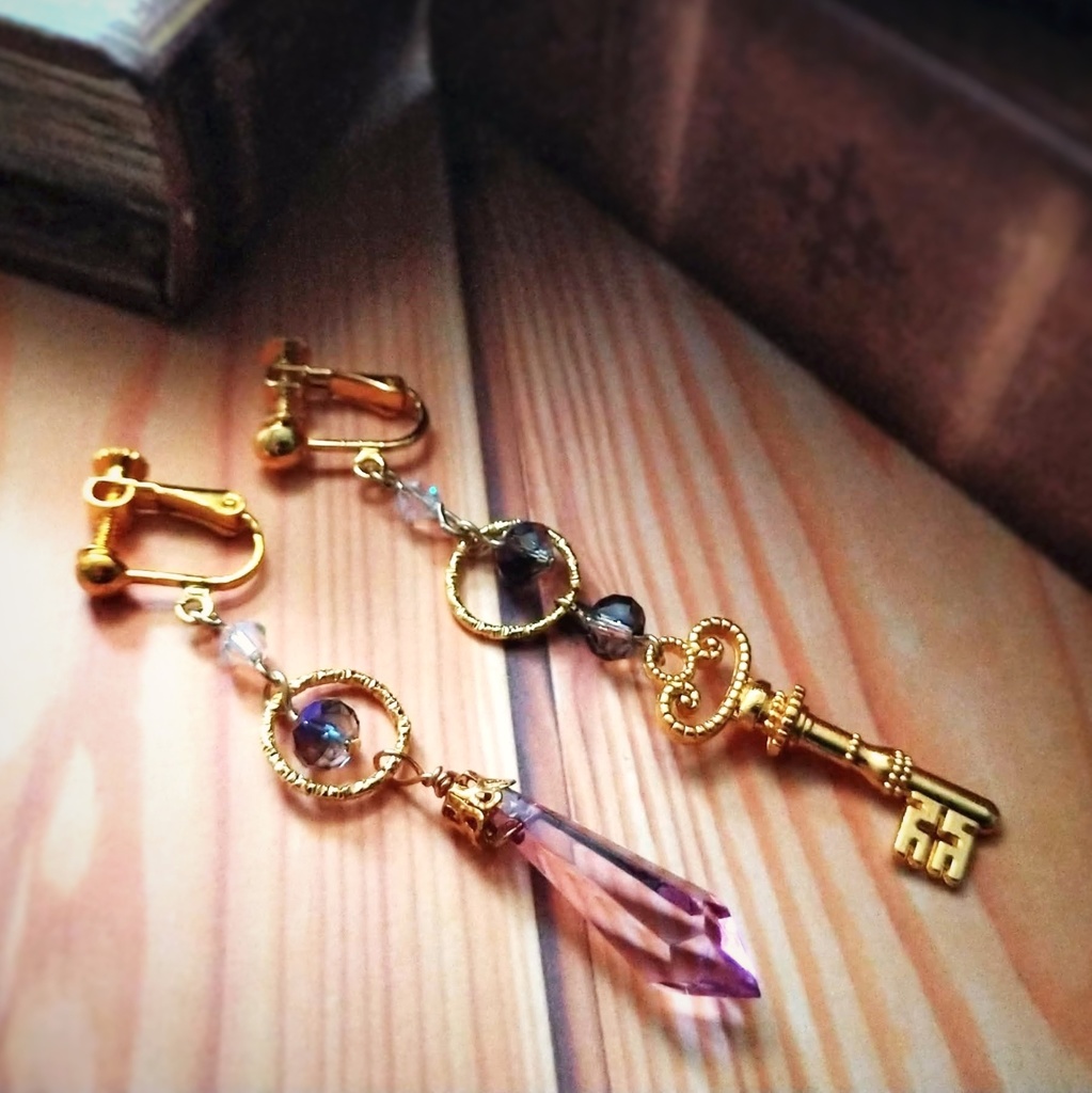 「漆黒の塔　入口の鍵」魔法イヤリング　ライトパープル　ウィザード専用　闇属性　642