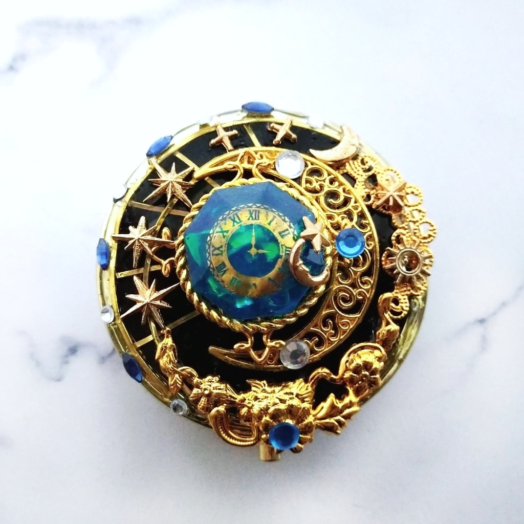 「時のとまりし銀河系」 ピルケース 魔法 コンパクト レジン 月 星 ゴールド 644