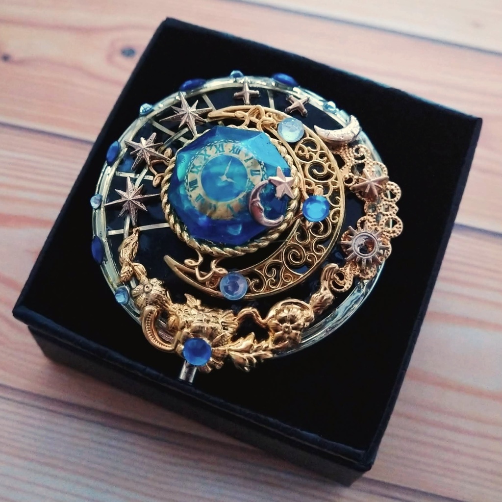 「時のとまりし銀河系」 ピルケース 魔法 コンパクト レジン 月 星 ゴールド 644