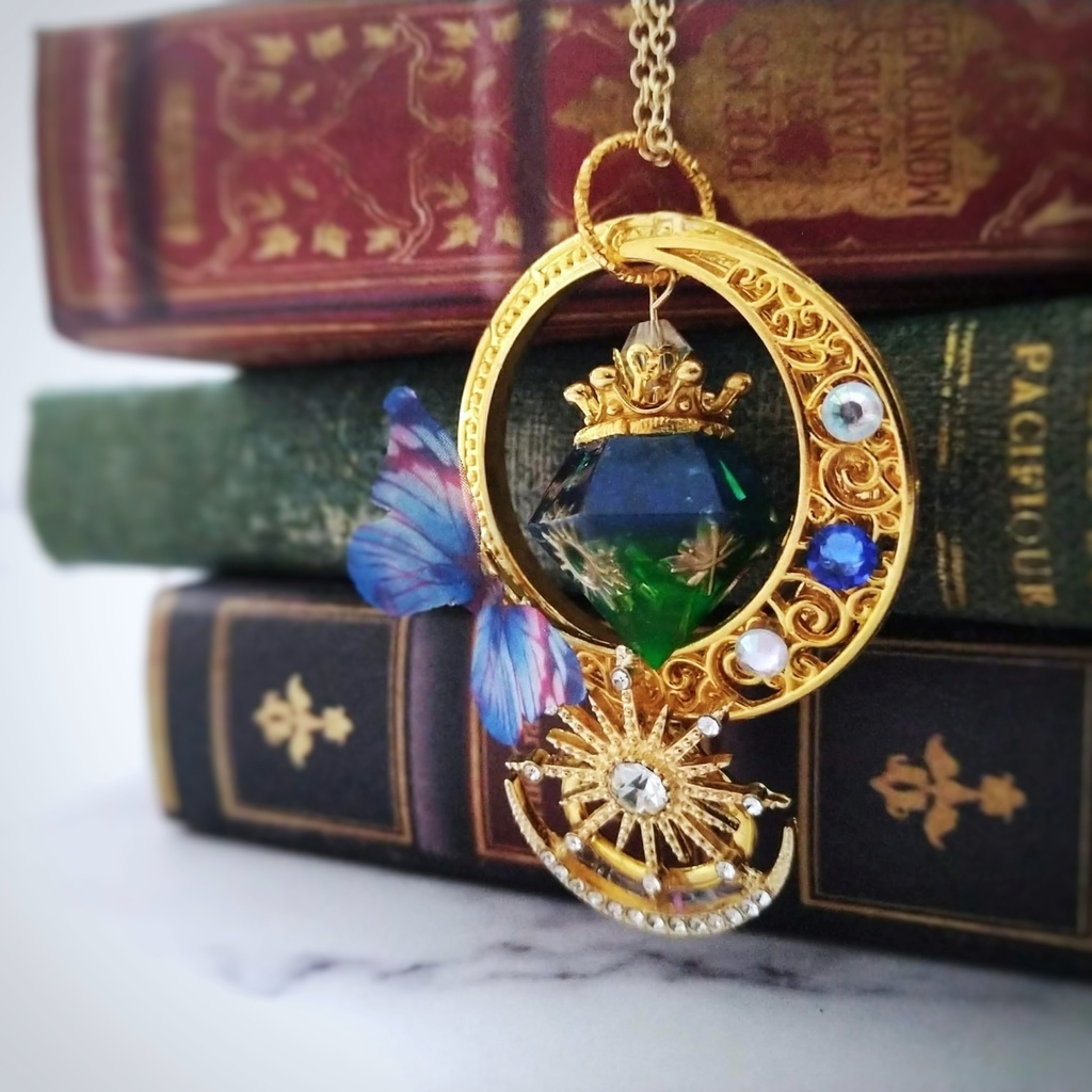 星の鉱石ネックレス ゴールド×ブルーグリーン 上級魔法 ハイウィザード専用 水属性 レジン オブジェ 649