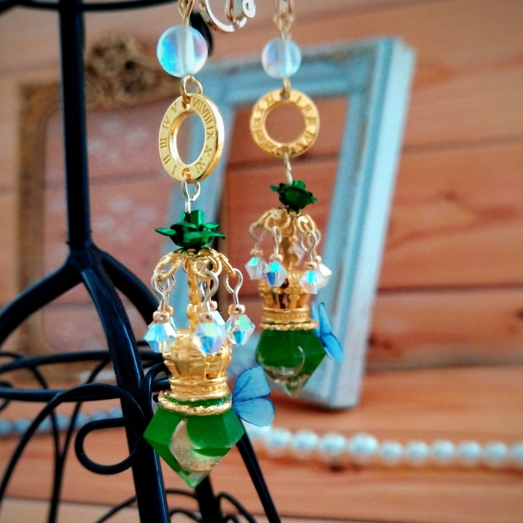 薔薇と魔法石のシャンデリアイヤリング 青 赤×黒 緑 紫×ピンク 紫 ゴールド702〜706