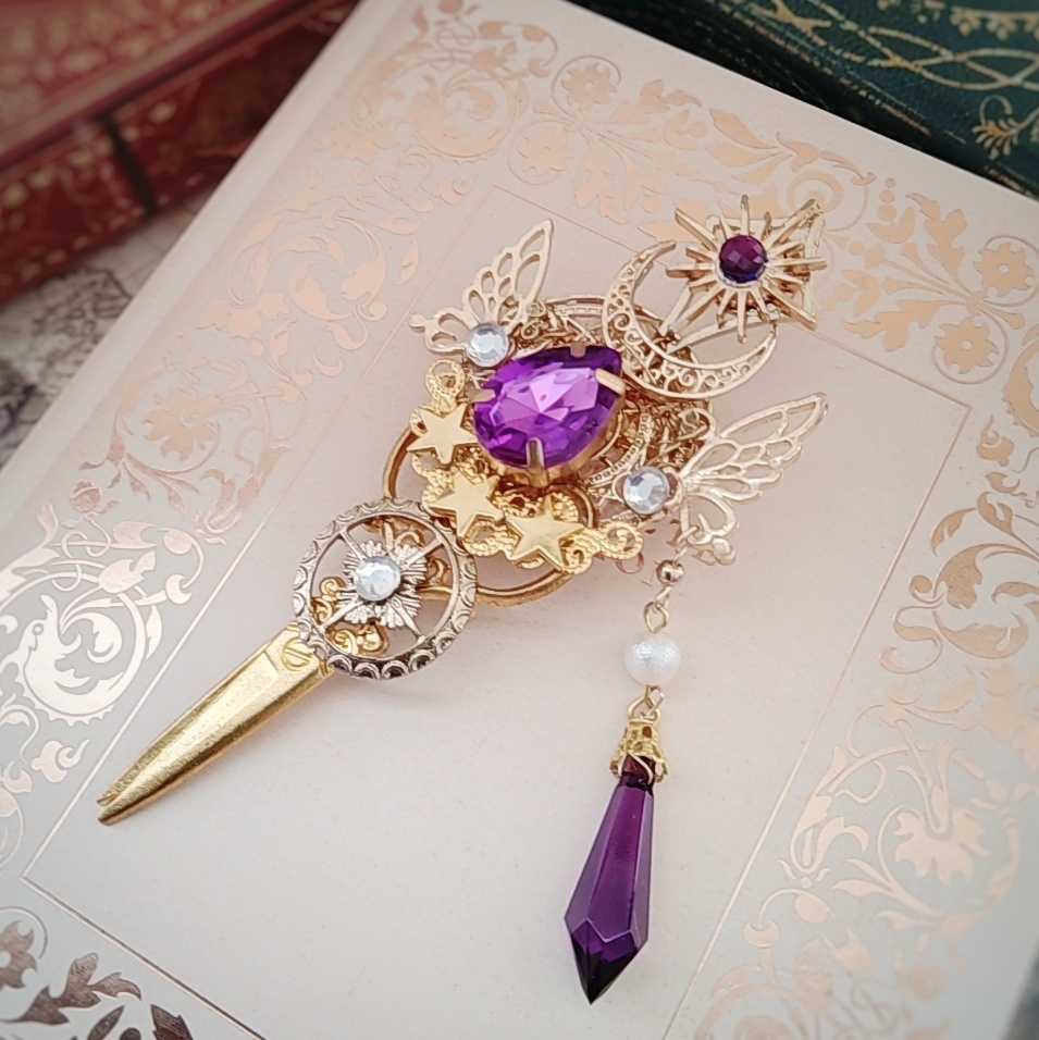 ビジューとハサミの魔法石ブローチ パープル 上級魔法ハイウィザード専用 闇属性 727