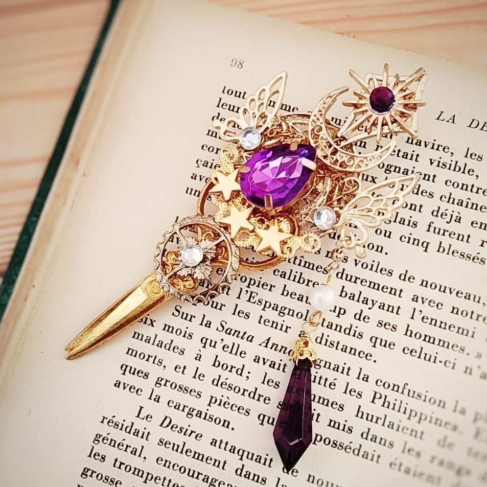 ビジューとハサミの魔法石ブローチ パープル 上級魔法ハイウィザード専用 闇属性 727