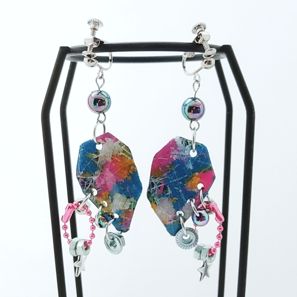 ボディピアス風 落書きイヤリング ナット ボールチェーン付き パープル ピンク 755 756