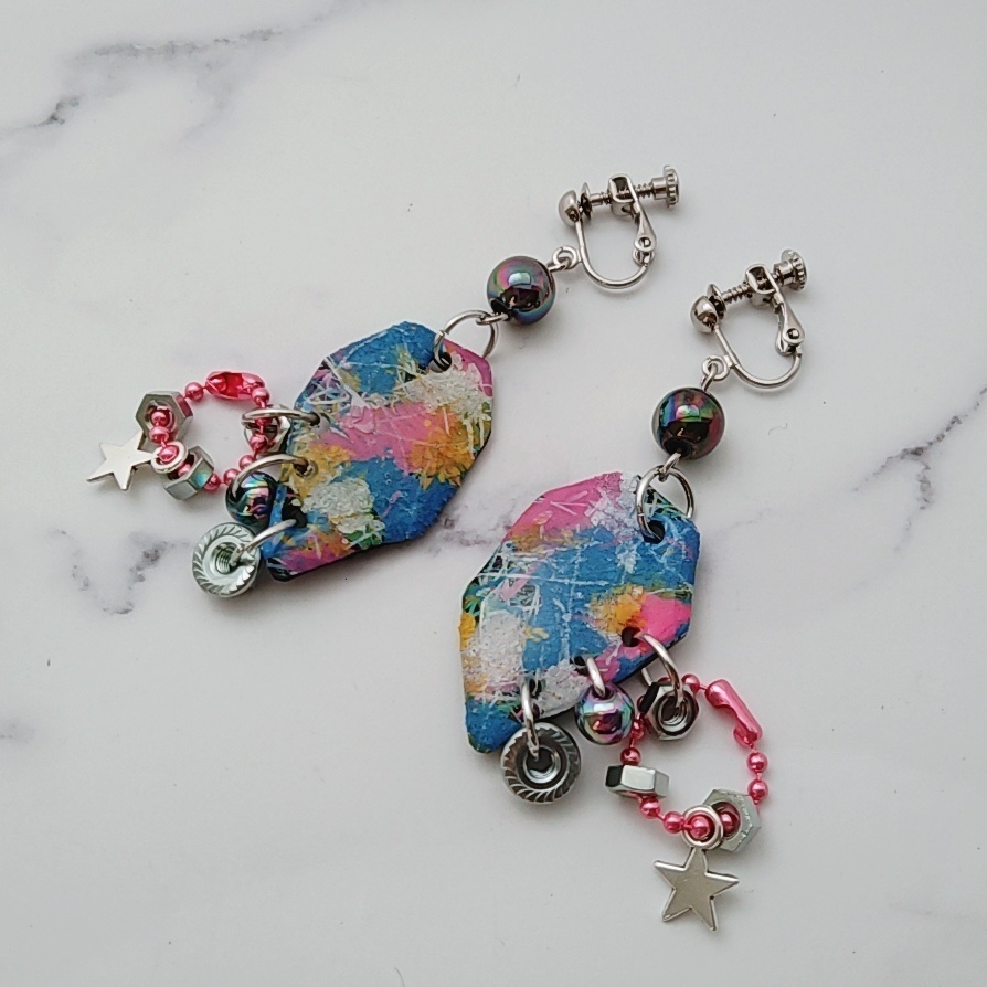 ボディピアス風 落書きイヤリング ナット ボールチェーン付き パープル ピンク 755 756