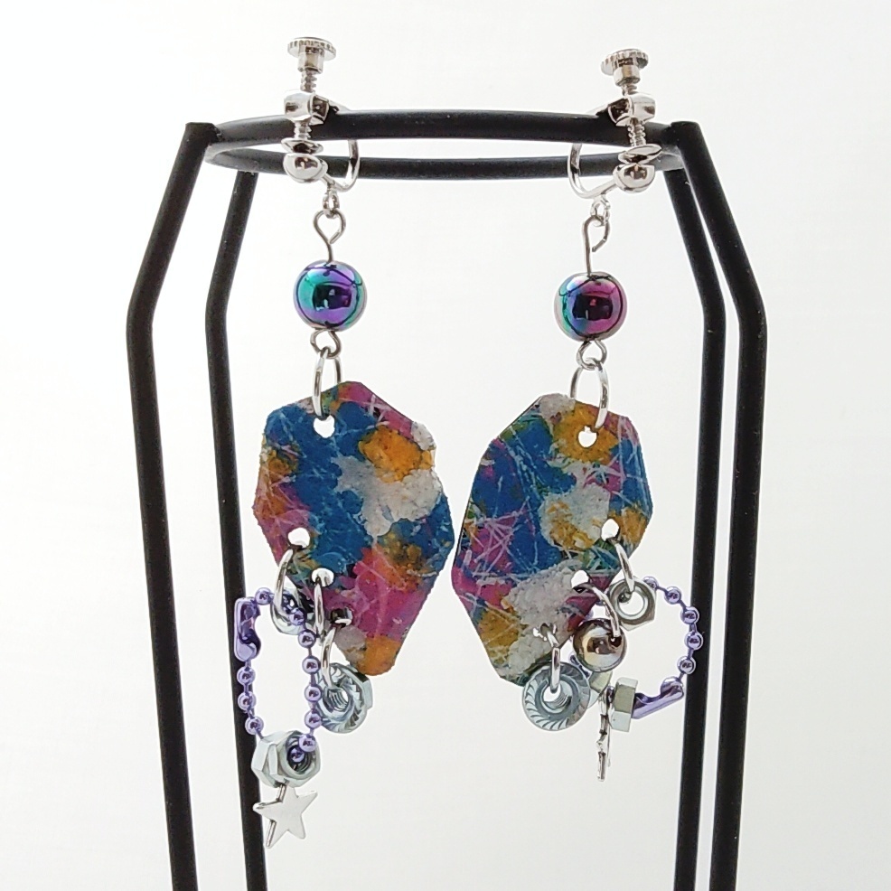 ボディピアス風 落書きイヤリング ナット ボールチェーン付き パープル ピンク 755 756