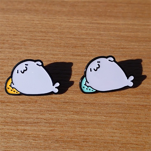 あざらしさんピンバッチ(くつろぎブルー)