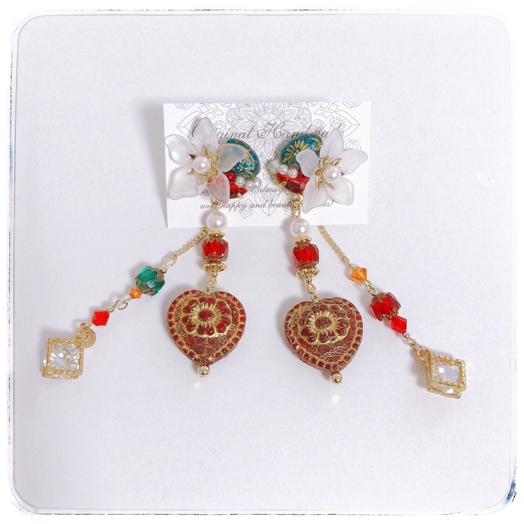 《★売り切りSALE！》【アリアーブナーリヤ】フラワー＆ビジュー アンティークハート 2wayピアス