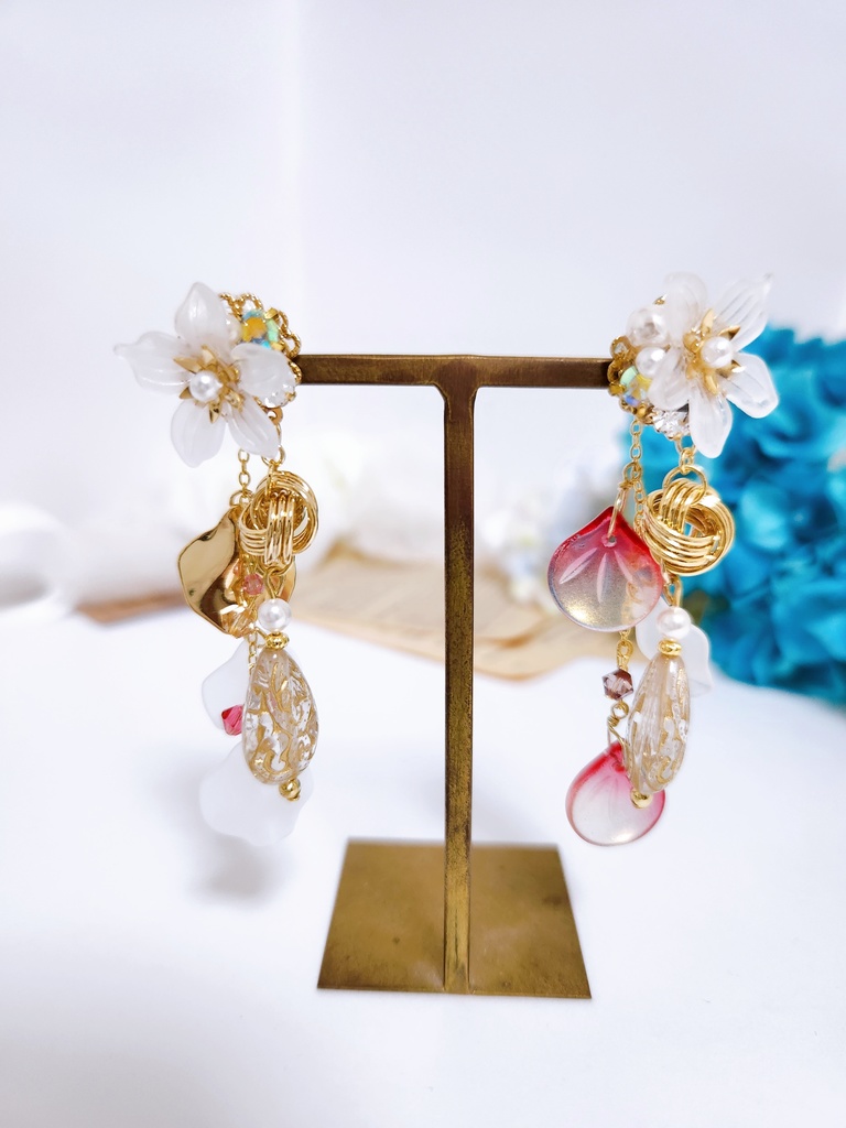 《★再販×3!!》【Fairly Gala】フラワービジュー &チェーン 2wayピアス -Antique Gold ver.-