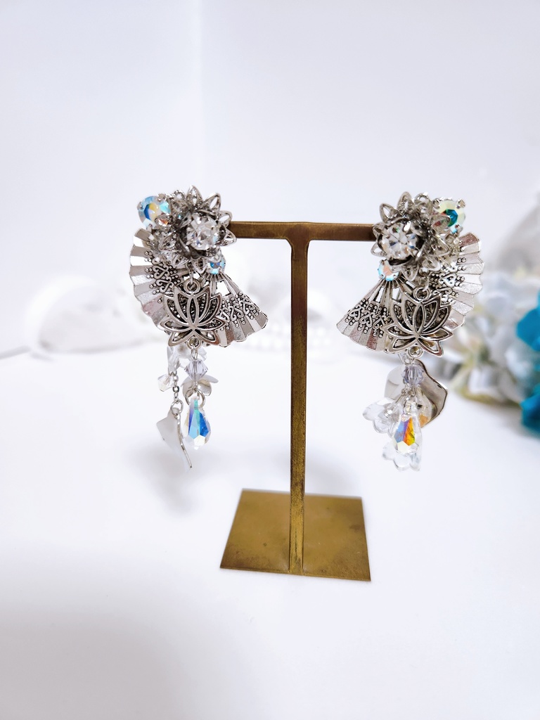 《★再販×4！！》【散り蓮華】フラワービジュー 3wayチェーンピアス