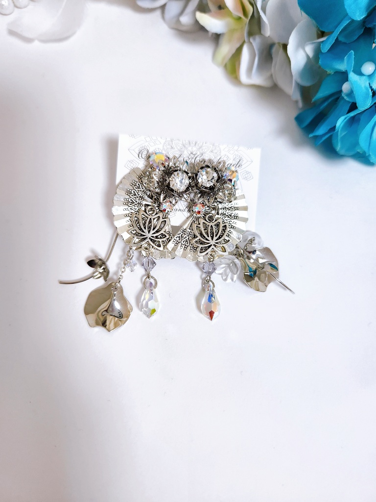 《★再販×4!!》【散り蓮華】フラワービジュー 3wayチェーンピアス