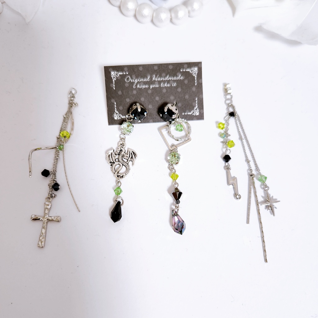 《★受注オーダー》【いちな様 専用ページ】ビジュー 2wayチェーンピアス,フラワービジュー3wayピアス 2点