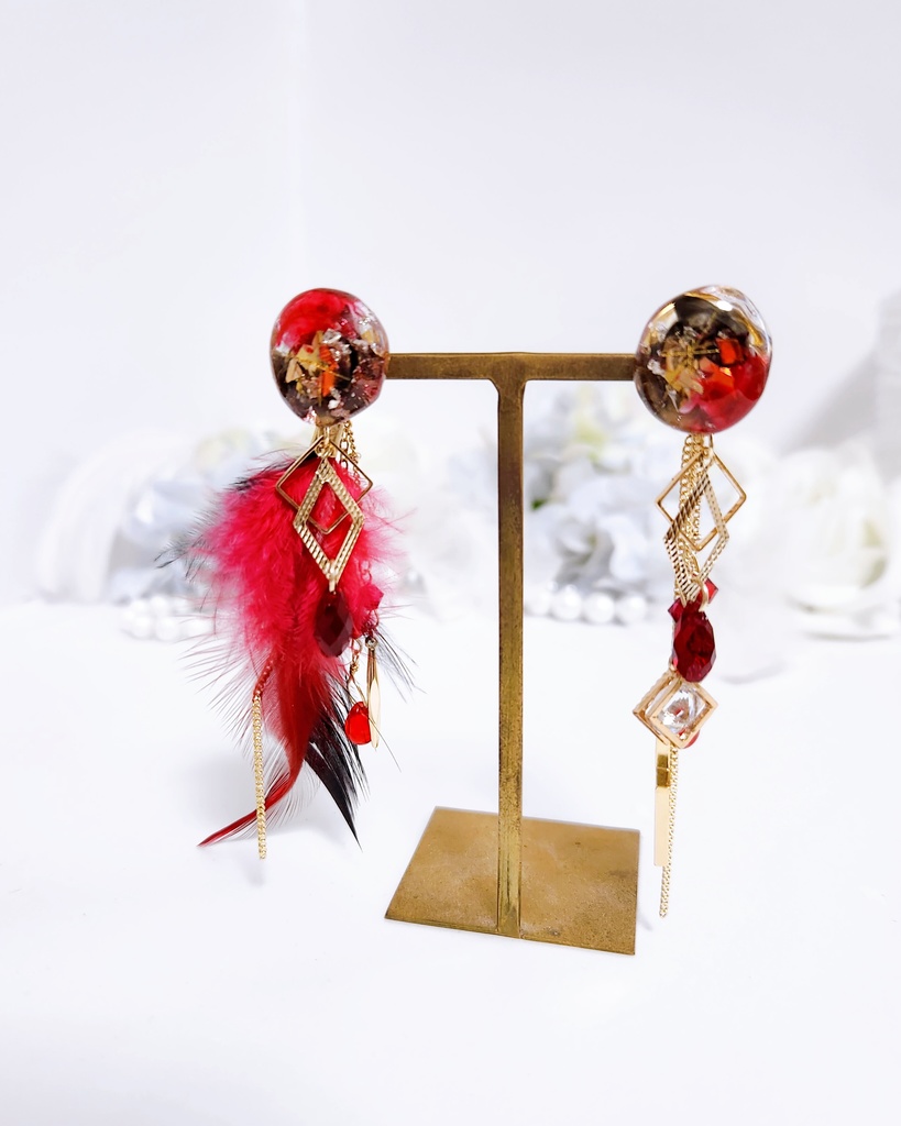 【唐紅 -凛- 】鉱石風カボション&フェザーチェーン 3wayピアス