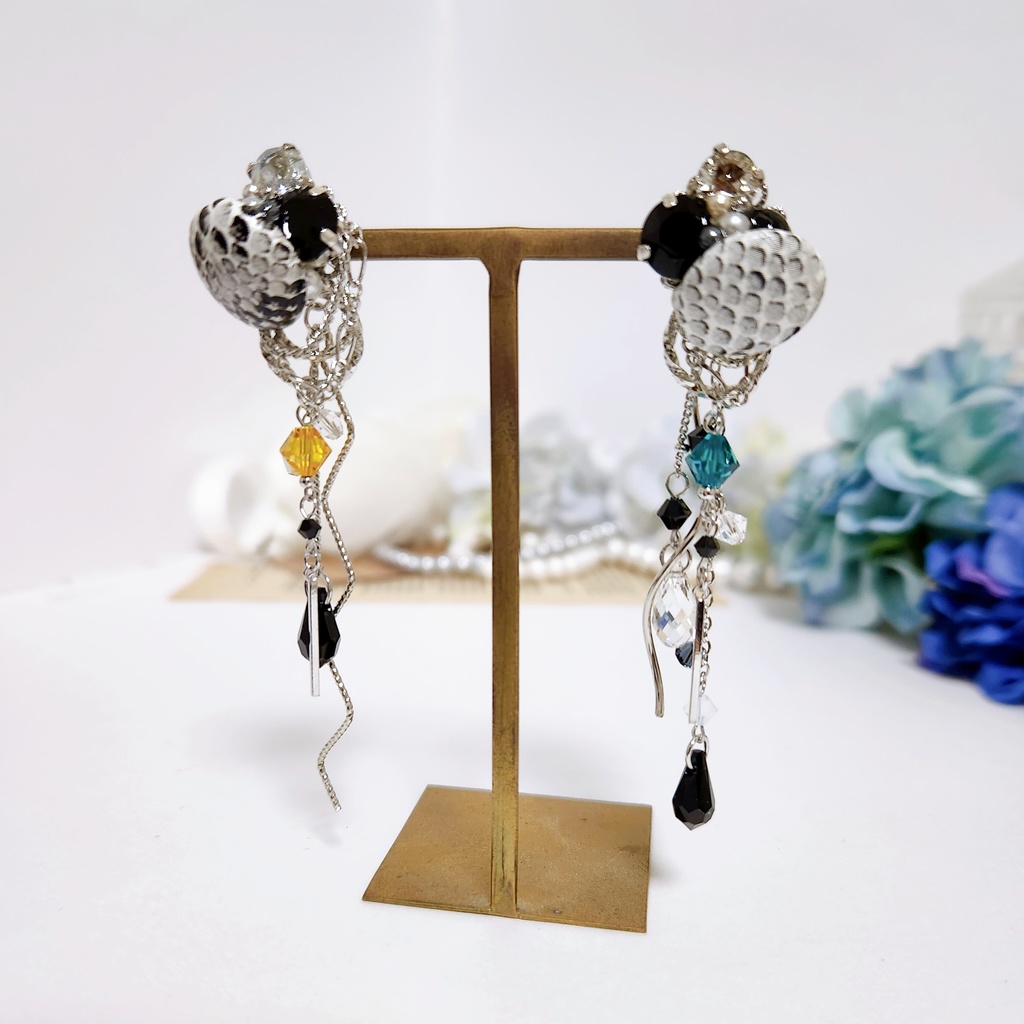 【蜿蜿長蛇】ビジュー&蛇柄カボション 4wayチェーンピアス