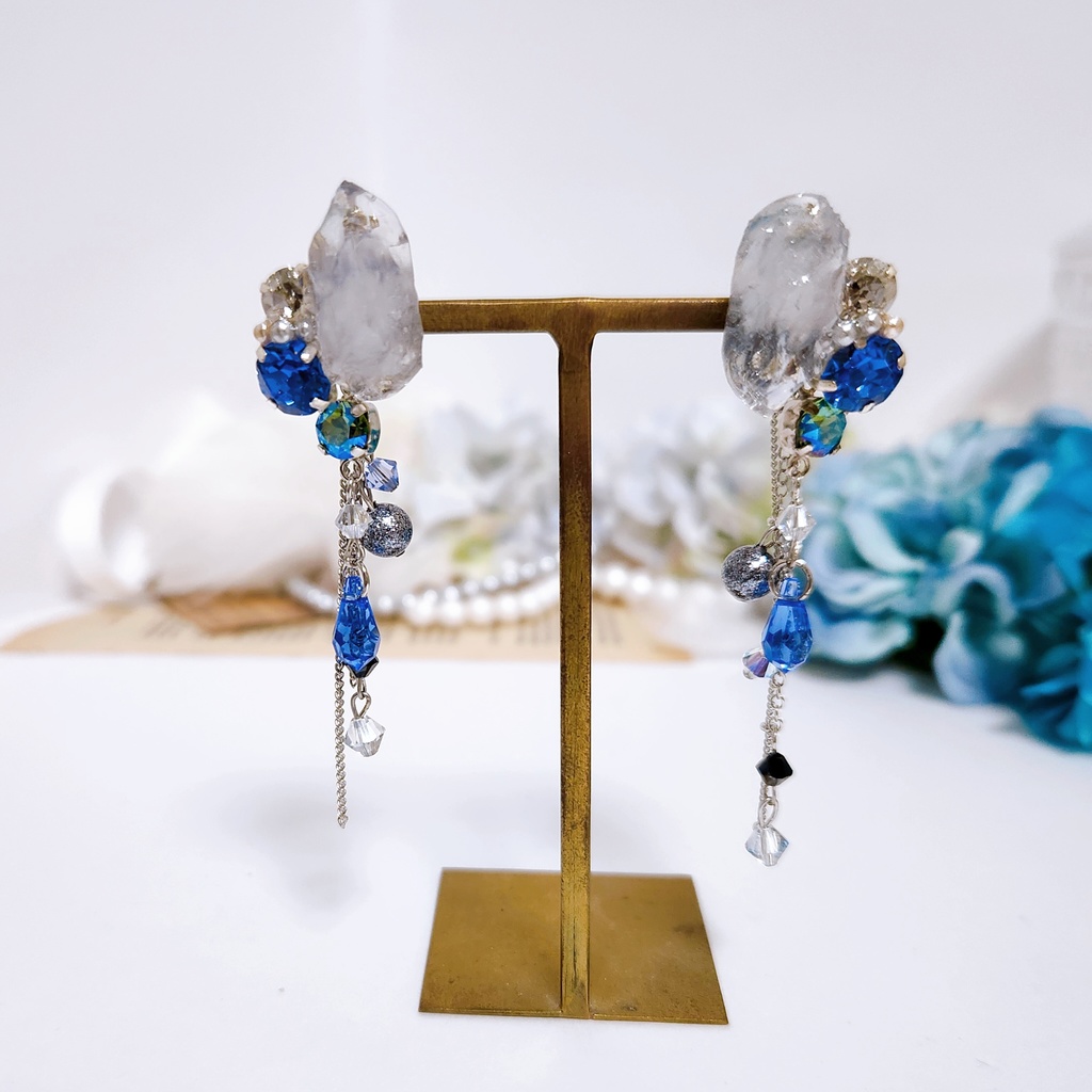 【伯仲】氷の鉱石風 ビジューチェーン 3wayピアス