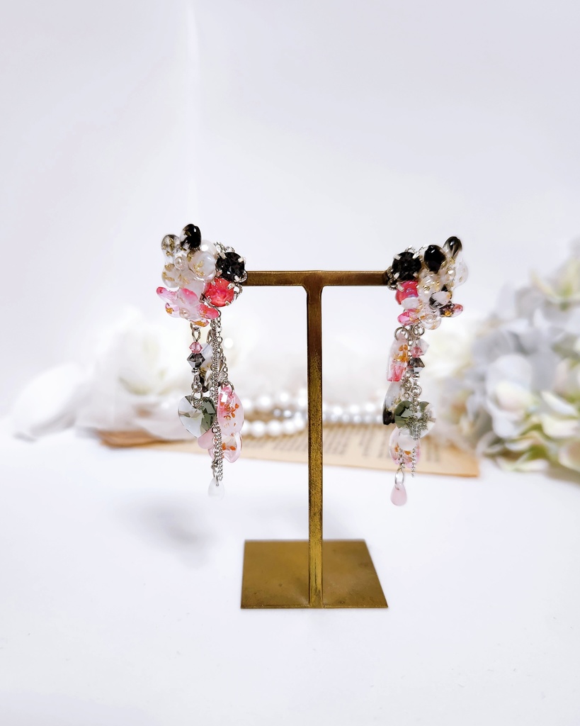 【来世 -君に逢えたら-】桜レジン&ビジュー チェーン 2wayピアス -おばみつver.-