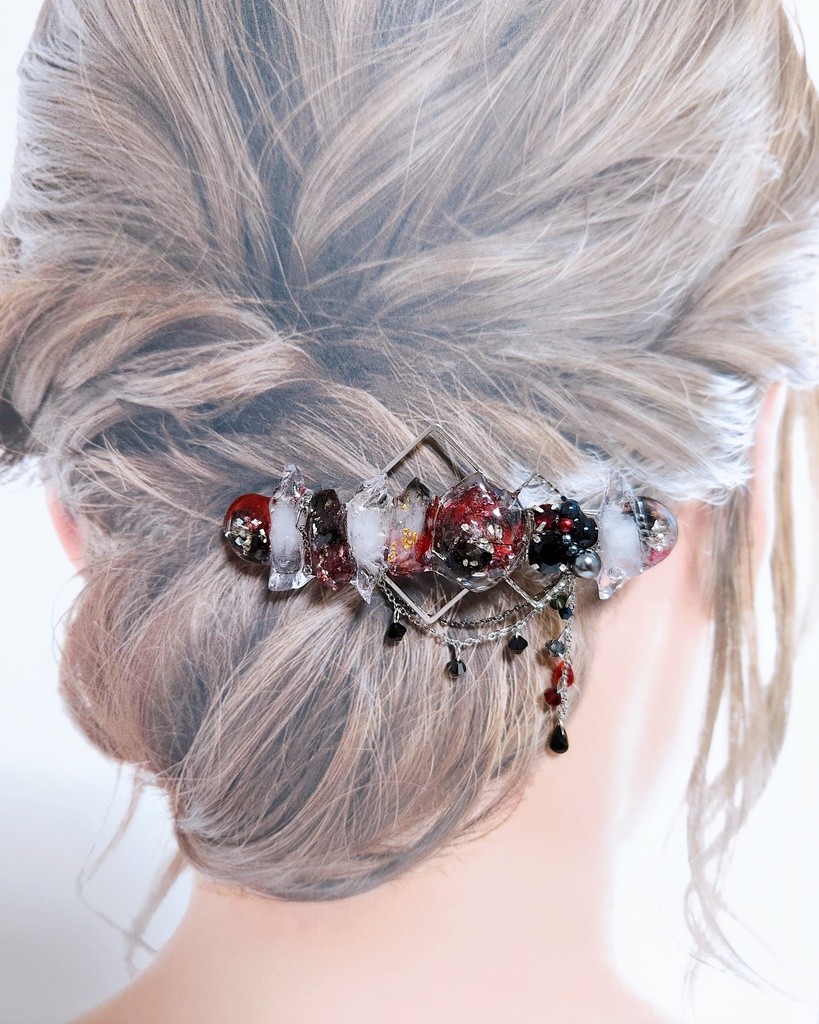 【黒影】氷の鉱石風 ビジューチェーンバレッタ