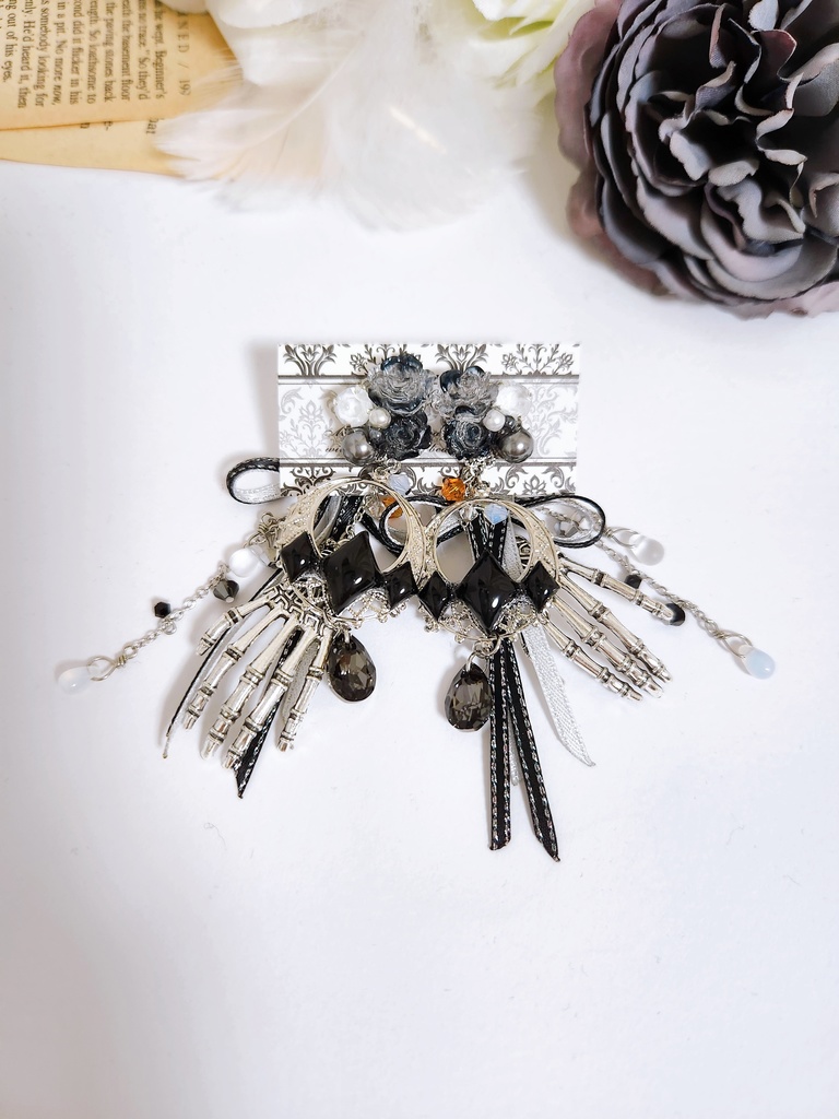 【Halloween night】薔薇のレジン&ビジュー リボンタッセル3wayピアス